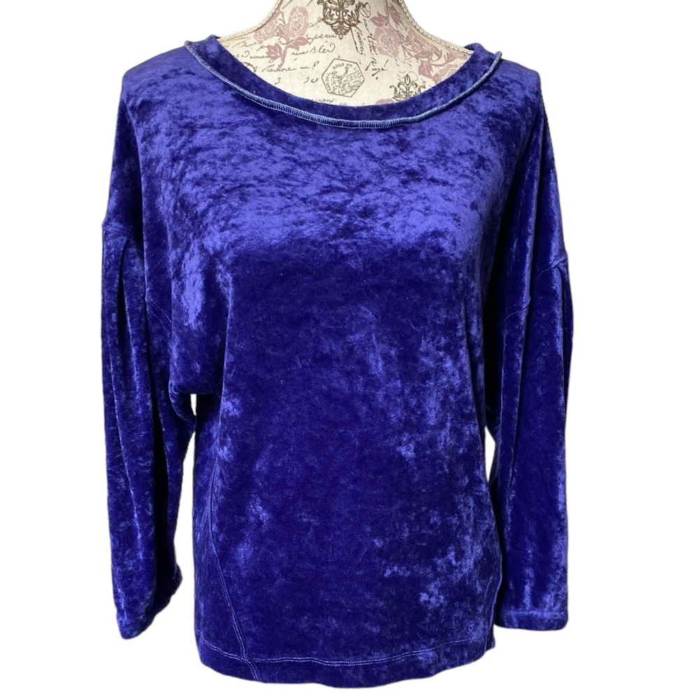 Authentic We The Free Sweater - Picture 6 of 10